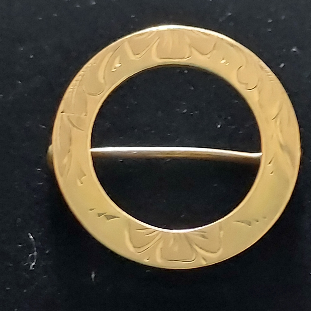 Elegant Gold Brooch
